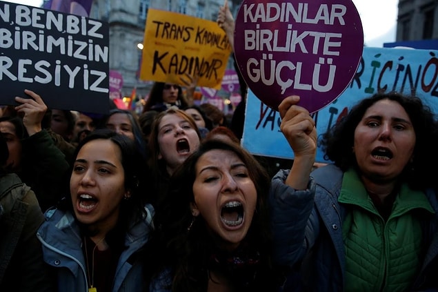 Kadınlar, her fırsatta yasaların caydırıcılığının olmadığını, sözleşmenin kadınlar için bir yaşam sigortası olduğunu söylese de birileri bu seslere kulaklarını kapadı.
