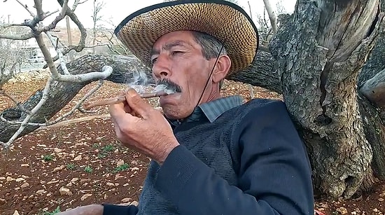 Western Filmlerindeki Kovboyları Taklit Eden Dayının En Kral Seslendirmeciye Taş Çıkartan Performansları