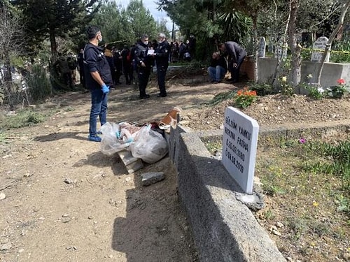 Adana'da Kahreden Olay! Dün Toprağa Verdiği Eşinin Mezarı Başında, Oğlunun Cesedini Buldu