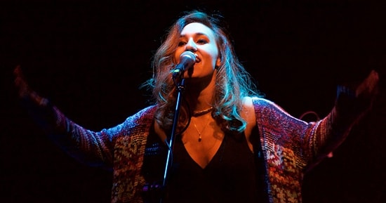 Hangi Sedef Sebüktekin Şarkısı Senin Ruhuna Hitap Ediyor?