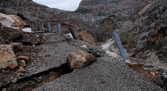 '3 metre çöktü'