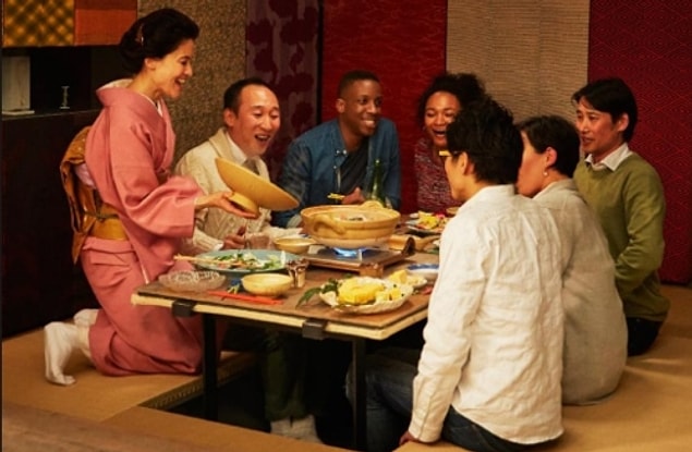 Yer koltuklarının tercih edilmesinin bir diğer nedeni ise Japonya'nın deprem ve tsunami eğilimli bir bölgede olmasıdır.
