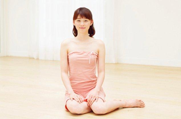 Kadınlar için farklı oturma alternatifleri ise Yoko-Zuvari (iki bacağın da yanda toplanarak oturulması), Obachan-Suwari (seiza benzeri bir oturuş) oturuş pozlarıdır.