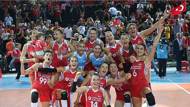 Hatta şöyle bir sıralama yapsak kadın voleybol kim bilir kaçıncı sırada çıkar...