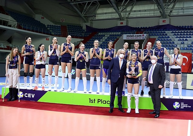 Evet daha dün Sistem9 Yeşilyurt tarihinde ilk kez CEV Challenge Kupası şampiyonu oldu.