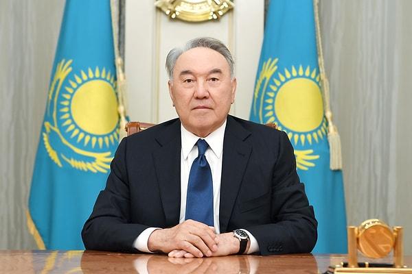 4. Kazakistan 1991'de bağımsızlığını ilan ettiğinden beri aynı cumhurbaşkanı Nursultan Nazarbayev tarafından yönetiliyor. Nazarbayev rejimi, ifade özgürlüğünü kısıtladığı için insan hakları grupları tarafından ağır şekilde eleştiriliyor.