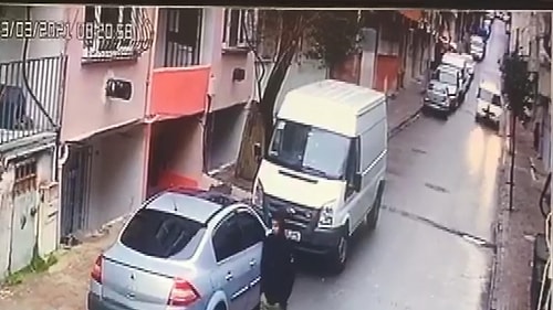 Bağcılar'da Feci Kaza; Otomobilin Altında Kalan 7 Yaşındaki Muhammed Öldü