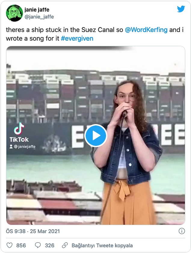 Kanalı tıkayan gemiye şiir yazan ve gemi için şarkı söyleyen kullanıcıların da oldu.