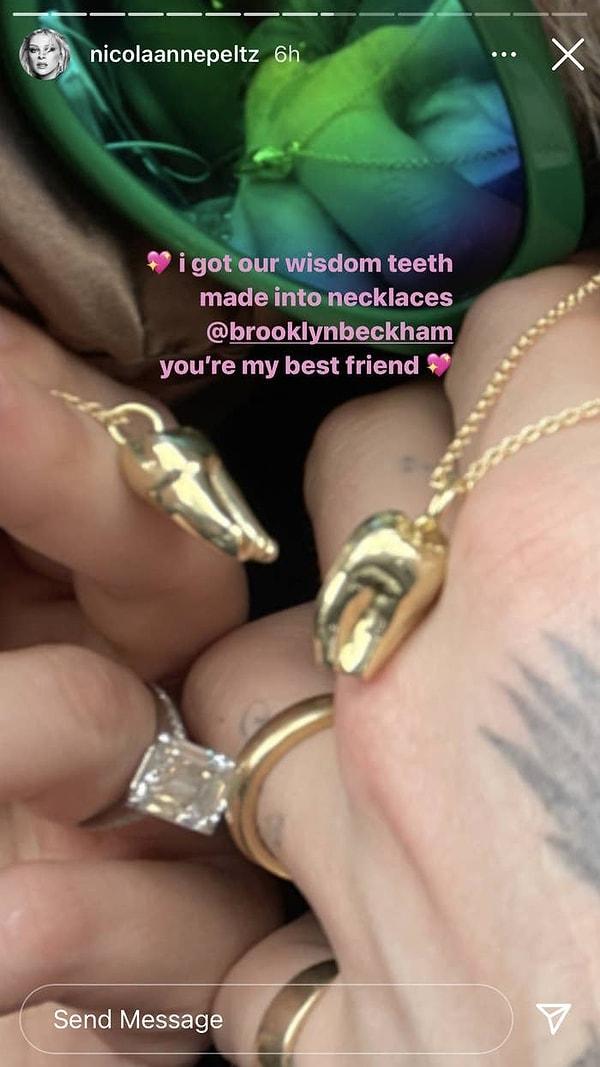 Instagram hikayelerinde birbirlerinin yirmilik yaş dişlerinden yaptırdıkları kolyeleri ve fazla romantik aşk cümlelerini paylaştılar.