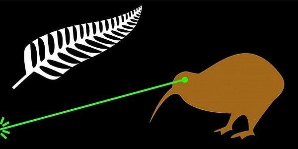 1. 2015-2016 yılları arasında Yeni Zelanda'da ülkeye yeni bir bayrak seçmek için yapılan referandumlarda en yüksek oyu alan tasarımlardan biri gözlerinden lazer ışını çıkan bir kivi kuşunun olduğu tasarımdı.