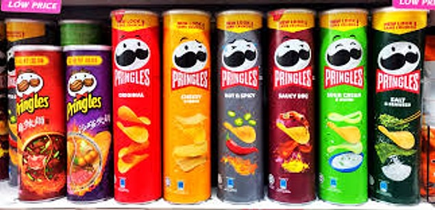 19. Pringles'ın tüp şeklindeki ambalajını icat eden adamın külleri öldüğünde bu tüplerden birine konularak gömüldü.