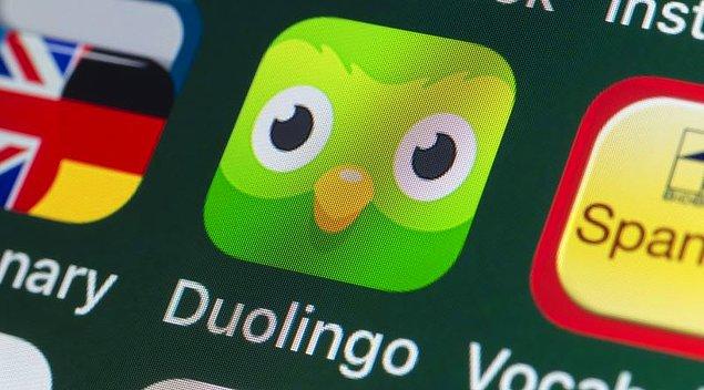 Duolingo geliştiricisi LuisVon Ahn tarafından tanımlanan öğretim sistemi ve müfredat geliştirme yöntemi ise aşağıdaki gibi açıklanmıştır.