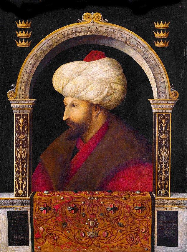 16. Fatih Sultan Mehmet yemeklerini hep tek başına yerdi, bu adeti de saraya getiren ilk padişah olarak biliniyor.