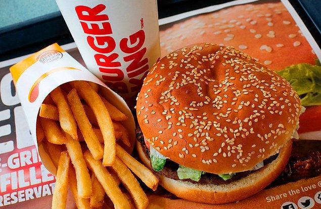 Burger King bundan yıllar önce 1 Nisan'da solaklar için hamburger ürettiklerini duyurmuş.