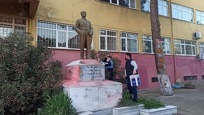 Tekirdağ'da Atatürk Heykeline Boya ile Hakaret İçerikli Yazılar Yazıldı