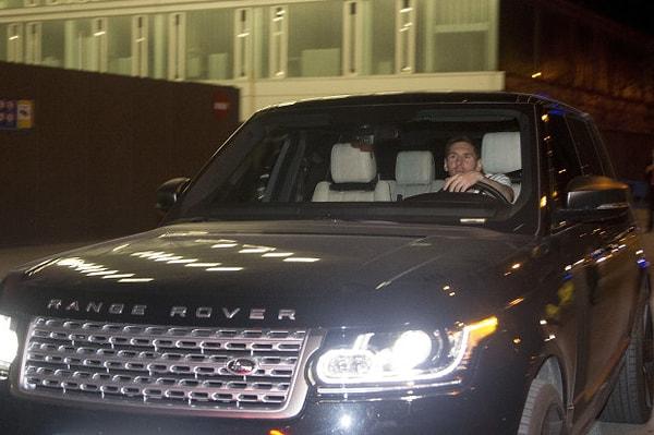 Messi bir Range Rover'ın direksiyonunda görüntülenmişti.