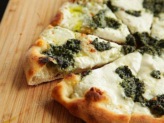 3. Peynirli ve Pestolu Pizza Tarifi: