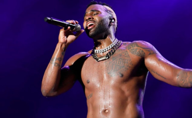 Acun Ilıcalı, birleşme partisine son zamanlarda özellikle TikTok'ta oldukça aktif olan ve viral şarkılarla kimsenin dilinden düşmeyen şarkıcı Jason Derulo'yu getireceğini söylemişti.