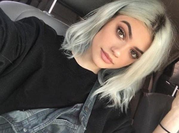 21 yaşındaki bu genç kadın aslında Kylie Jenner'a benzediği bu fotoğrafla viral olmuş.