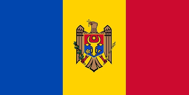 3. Dünyada iki farklı yüzü olan yalnızca 3 ülke bayrağı bulunuyor: Moldova, Paraguay ve Suudi Arabistan.