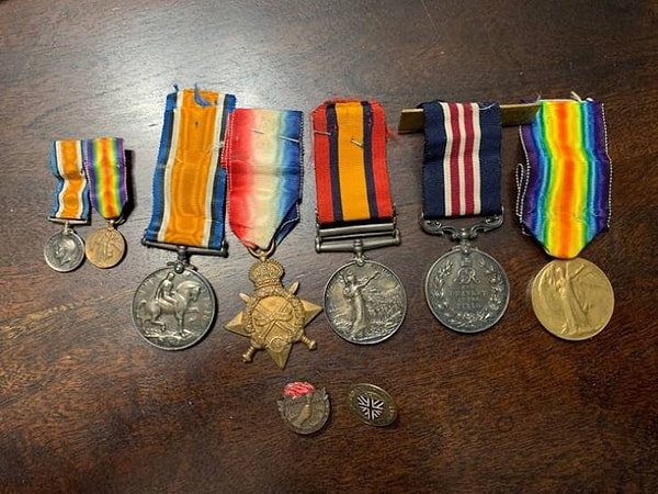 6. "Получил в наследство медали моего прапрапрадедушки".