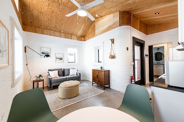 6. Площадь дома составляет всего 37 квадратных метров, но в нем есть все необходимое.