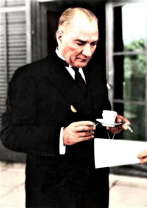 4. Mustafa Kemal Atatürk için bir ders kitabında “I. Dünya Savaşı’nda üstün başarı göstermiş az sayıdaki askeri önderlerden biri” olarak bahsedilmiş.