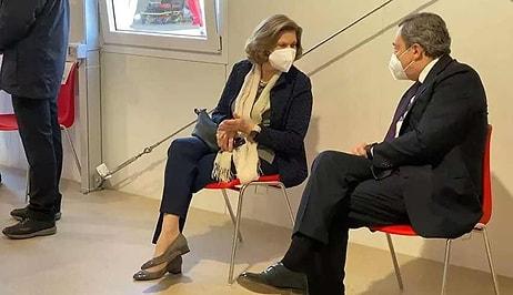 İtalya Başbakanı ve Eşi, Koronavirüs Aşısı İçin Sıra Beklerken Görüntülendi