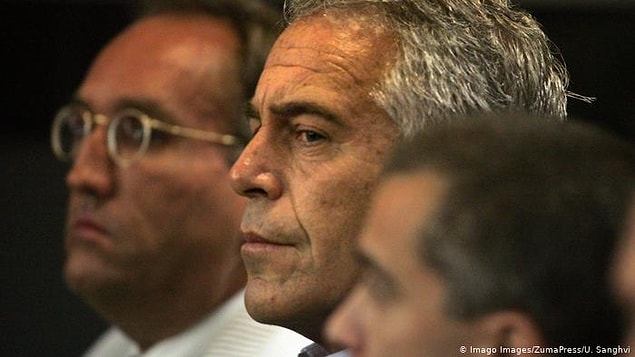 Üst düzey bir müşterisi için kadına vajina operasyonu yaptırarak, bakire olarak tanıtmış
