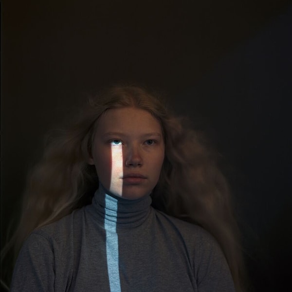 5. .... глядя на свет