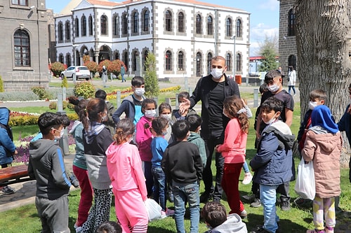 Tarihi Mekanlarda Simit Satıyordu, Arkeolog Oldu