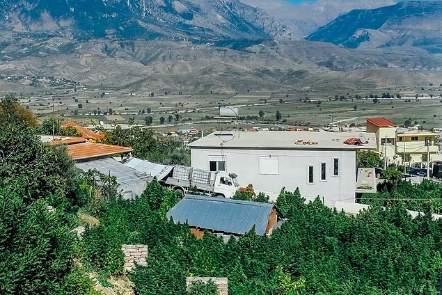 2014 yılı Lazarat ve Arnavutluk için bir dönüm noktası oldu. Peki ya bu büyük değişimin sebebi neydi?