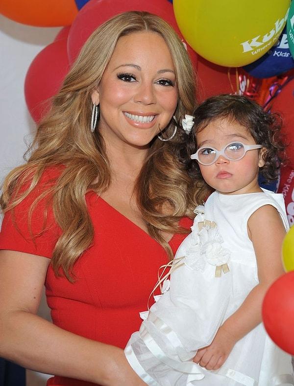 7. Mariah Carey güzel olduğunu duymak istiyor.