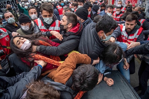 AFP Foto Muhabiri Bülent Kılıç'ın Objektifinden... Kadıköy'de Boğaziçililere Gözaltı ????