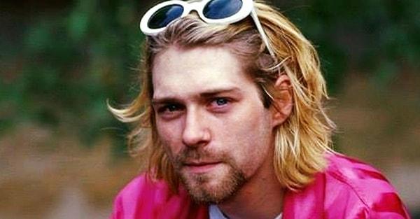 Davada ayrıca suçlamaların büyük bir kısmının Kurt Cobain'e yapıldığı gözden kaçmıyor. Aslen albüm kapağında su altı doğum fotoğrafı isteyen Cobain'in fikri çok iddialı bulunuyor.