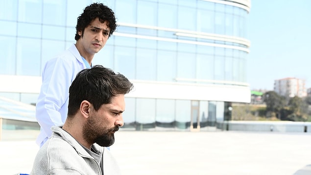 13. 'Mucize Doktor' için ise iyi haberler var. Sonunda kendini topladı, en azından sıralamasını korumayı başardı. 7'yi geçen reyting ile son derece başarılı olsa da, yeni rakibi Bir Zamanlar Kıbrıs'ın onu nasıl etkileyeceği hala belli değil.