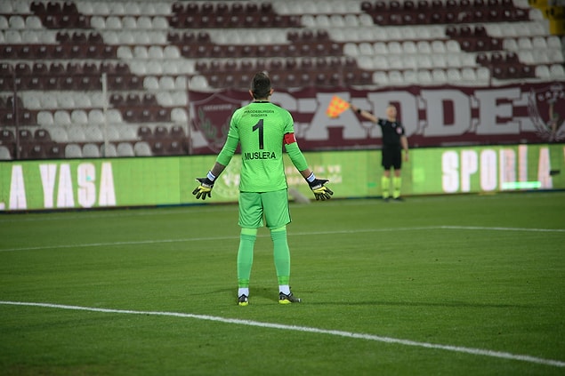 Galatasaray, son 5 haftada 11 puan kaybetti.