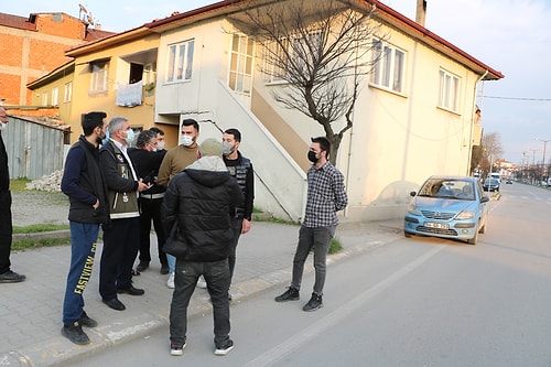 Otomobilin Önüne Atlayan Kişi, 'Ben Daha Ölmedim mi?' Diyerek Başka Bir Otomobilin Önüne Atladı