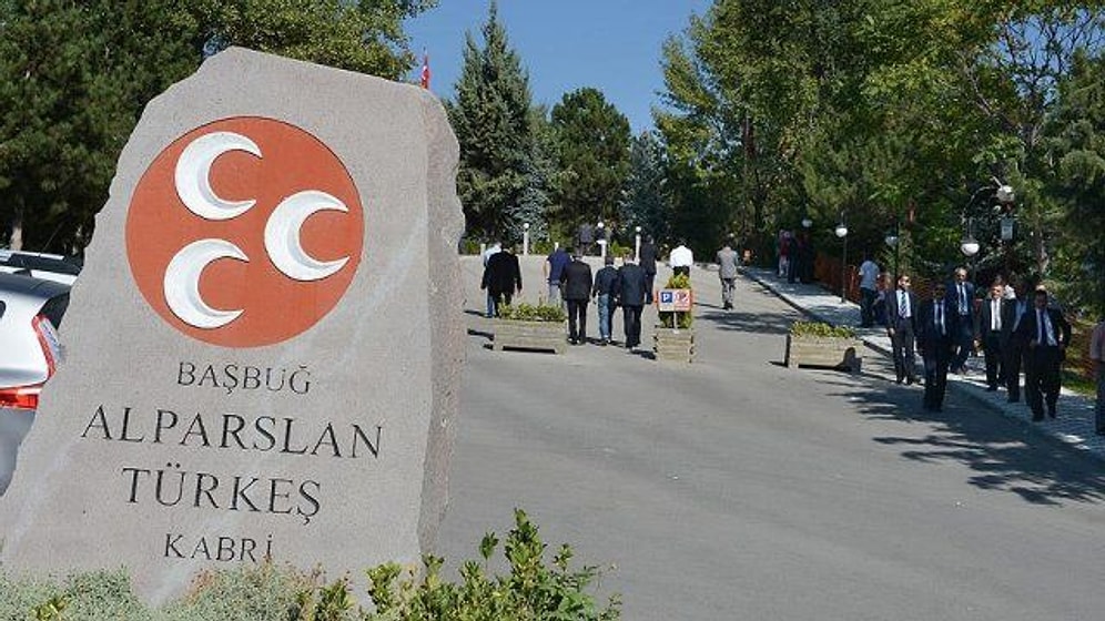 Alparslan Türkeş’in Oğlu, Babasının Kabrine Alınmadı: 'Genel Merkezden Talimat Var Giremezsin'