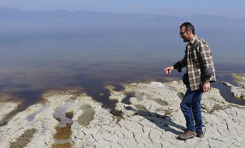 Burdur Gölü'nde Korkutan Görüntü: 'İlkbahar Patlaması'