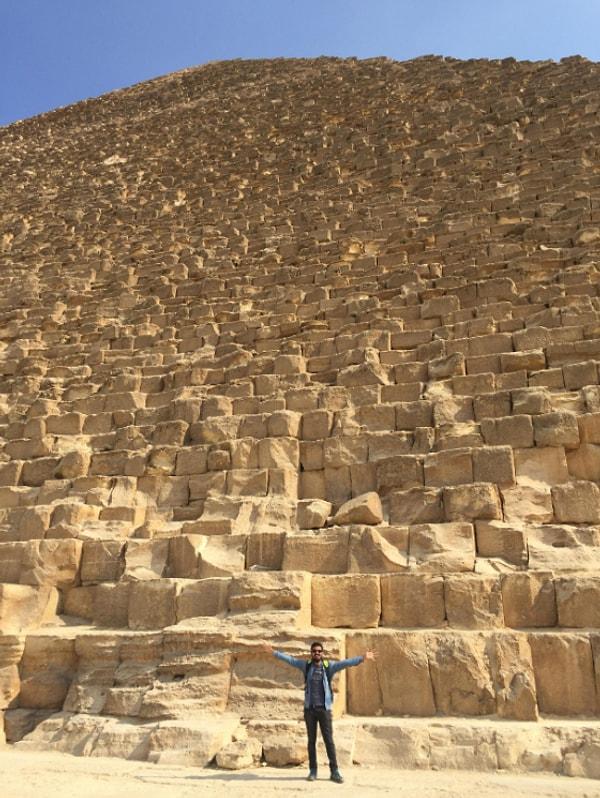 12. Büyük Giza piramidinin boyutu: