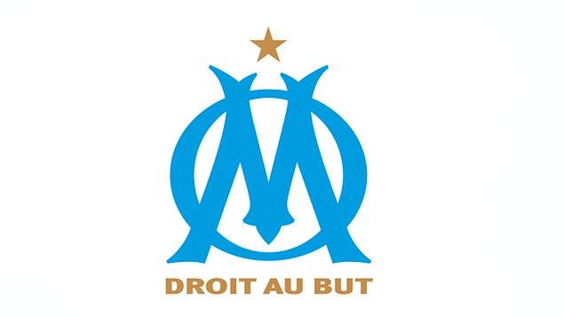 5. Olympique Marsilya'nın logosunda 1986 yılından beri ''Droit au but'' sözü yer alıyor. Aslında bir rugby mottosu olan bu söz "Dümdüz gole doğru", "Hedef karşı kale" gibi anlamlara geliyor.