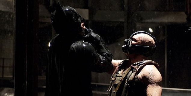 5. Şimdi de bu efsane sahnenin Batman serisinin hangi filmine ait olduğunu söyle bakalım!