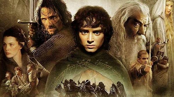 Yüzüklerin Efendisi serisi, Bilbo Baggins'in güç yüzüğünü bulması ile başlıyor.