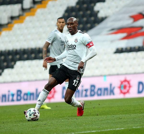 Atiba Hutchinson, Beşiktaş'ın attığı üç golün de asistini yaptı.