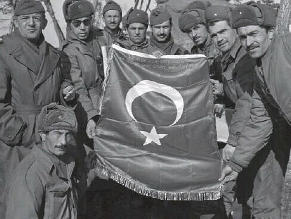 27 Temmuz 1953'te Kore Savaşı sona erer. Türk Tugayları'nın toplam ölüm bilançosu 896 olur. Bunun yanında yaralılarla birlikte toplam kaybımız 3277'dir.