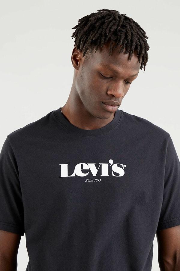 17. İndirimden bir Levi's tişört alalım.