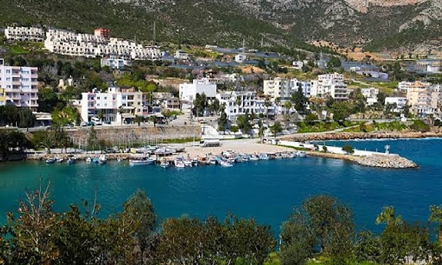 2. Mersin'de keşfedilmeyi bekleyen ve kalabalık olmayan pek çok yer var. Aydıncık da bunlardan biri.