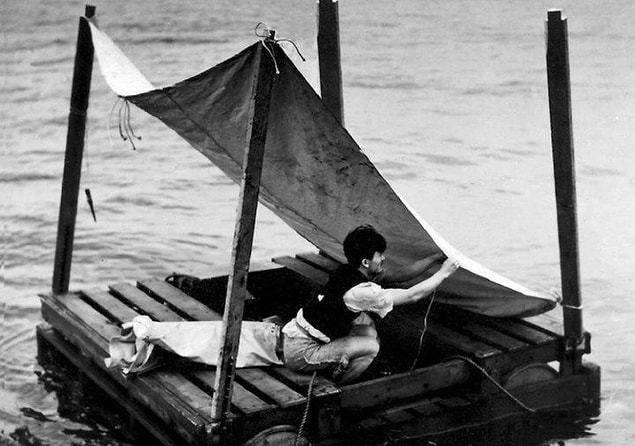 Elindeki yiyecekler bitince hayatta kalmak için kendi dışkısını yiyip kanını içecek kadar ileriye giden Lim, Atlantik Okyanusunda tam 133 gün kaldı.