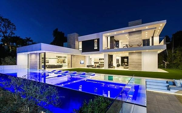 20. Beverly Hills'de yer alan bu büyüleyici modern yapı: